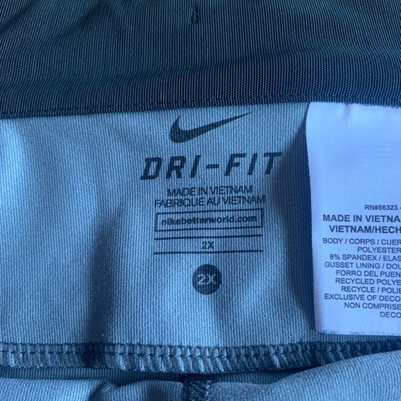 Nike-Fit Capri Athletic Leggings - Picture 4 of 4